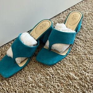 NWOB Nine West suede slide. Teal. Size 8.